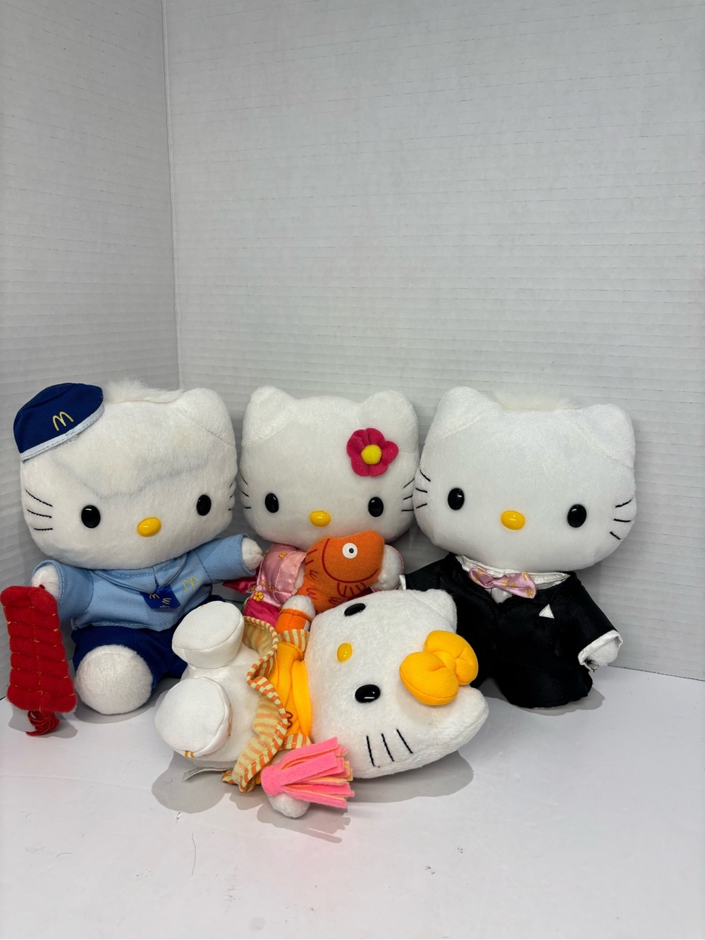 2002 McDonald’s Hello Kitty Plush Lot of 4 Vintage Sanrio Toys Rare HTF